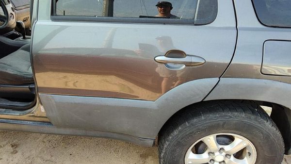 2005 Mazda Tribute Rear Door LH Gray Cx — photo 1