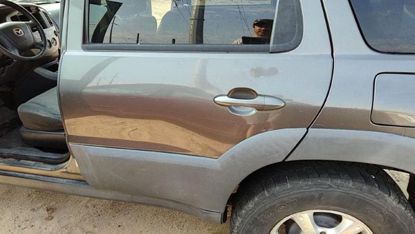 2005 Mazda Tribute Rear Door LH Gray Cx — photo 4