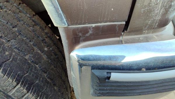 1992-1999 Chevy Suburban Passenger Right Moulding From Fender Trim Strip Brown — photo 2