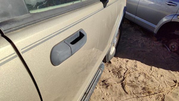 2003 Ford Explorer Front Door RH B2 Harvest Gold — photo 4