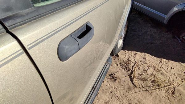 2003 Ford Explorer Front Door RH B2 Harvest Gold — photo 5