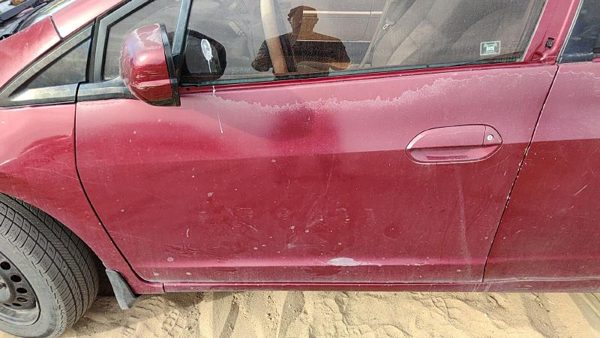 2010 Honda Insight Front Door LH Tango Red Re — photo 2