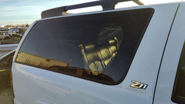 2000-2006 Chevy Suburban Passenger Right Rear Quarter Glass Back Side Window Oem — photo 2