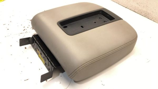 2007-2009 Gmc Sierra 1500 Center Console Lid Arm Rest Oem Light Gray Titanium — photo 10
