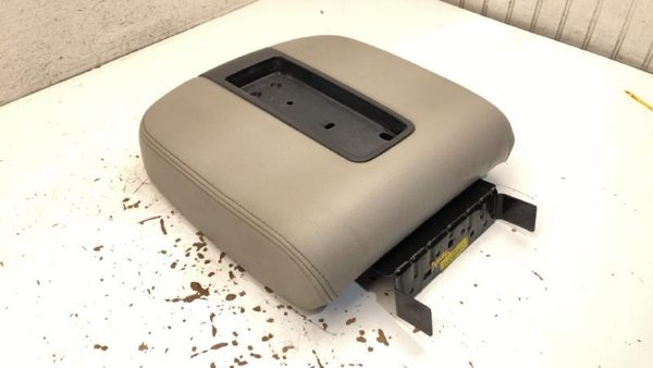 2007-2009 Gmc Sierra 1500 Center Console Lid Arm Rest Oem Light Gray Titanium — photo 9