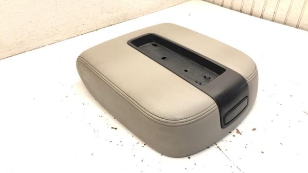 2007-2009 Gmc Sierra 1500 Center Console Lid Arm Rest Oem Light Gray Titanium — photo 2