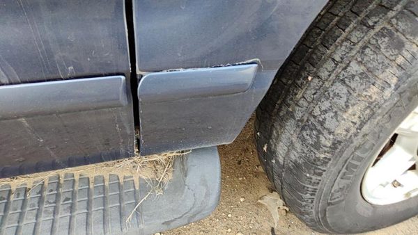 2002-2005 Ford Explorer Passenger Right Moulding From Fender Trim Strip Blue Ld — photo 3