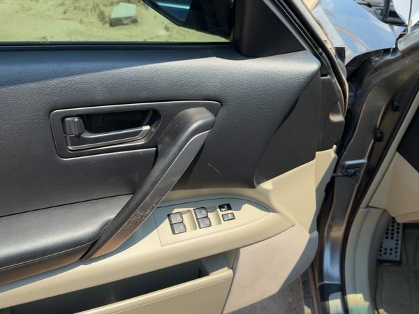 03-06 Fx45 Driver Left Front Door Trim Panel With Master Switch Willow/Black S — photo 4