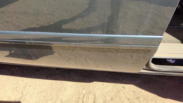 05-07 Caravan Driver Left Front Moulding From Door Oem Trim Strip Magnesium Ppk — photo 2
