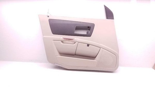 2004 Cadillac SRX Front Door Trim Panel Free Shipping + RH Passenger Right — photo 2