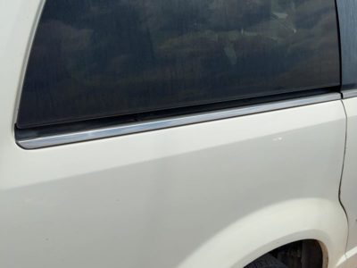 08-16 Chrysler Town & Country Passenger Right Quarter Panel Moulding Chrome OEM