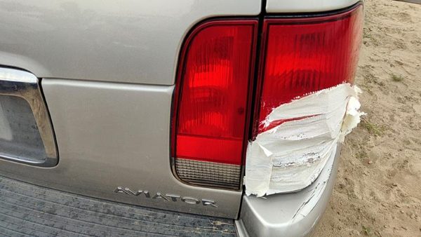 2003-2005 Lincoln Aviator Passenger Right Inner Tail Light Oem Brake Lamp Rear — photo 2