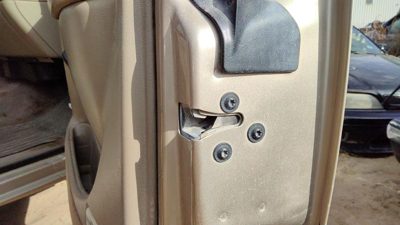 2003-2007 Silverado 1500 Passenger Right Front Door Latch With Rods/Cables Oem