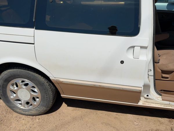 1996 Mercury Villager Rear Door RH White Zc — photo 1