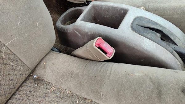 1997 Ford Escort Passenger Right Front Seat Belt Buckle Receiver Oem Tan — photo 3