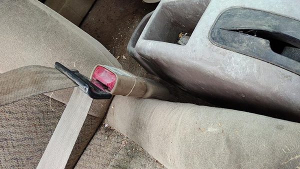 1997 Ford Escort Passenger Right Front Seat Belt Buckle Receiver Oem Tan — photo 4