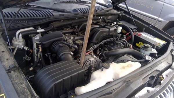 2007 Mercury Mountaineer Timing Cover 4.0L — photo 10