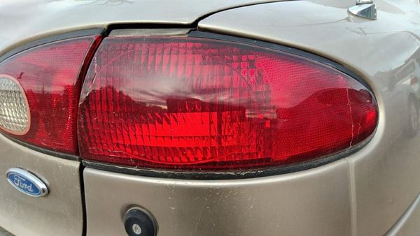 1995-1997 Ford Contour Passenger Right Outer Tail Light Brake Lamp Rear Crack — photo 1
