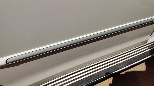 04 Sienna Passenger Right Rear Moulding From Door Oem Back Trim Strip White 071 — photo 3