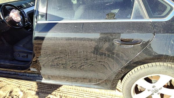 2013 Volkswagen Passat Rear Door LH Black A1 — photo 1