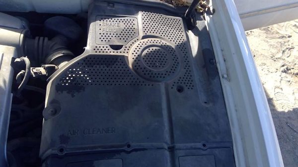 2005 Kia Amanti Driver Left Engine Cover Top Plastic Above Air Cleaner Battery — photo 3