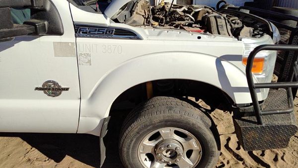2011-2016 Ford F250 Passenger Right Front Fender Oem White Z1 6.7L Powerstroke — photo 1