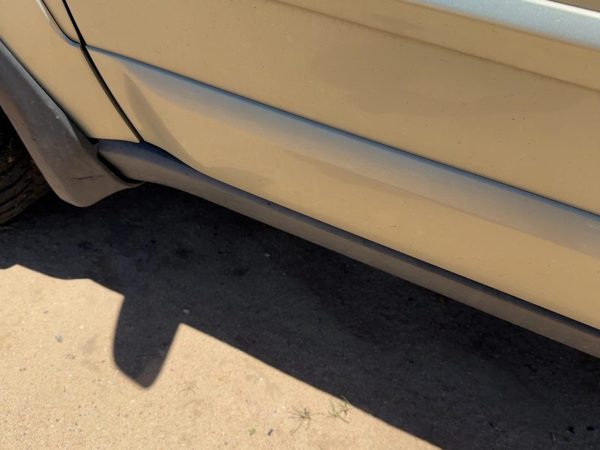 05-09 Legacy Outback Driver Left Front Lower Moulding From Door Oem Gold 9J — photo 3