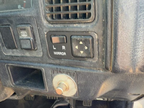 1994 Subaru Legacy Misc. Electrical Switch — photo 2