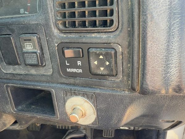 1994 Subaru Legacy Misc. Electrical Switch — photo 3
