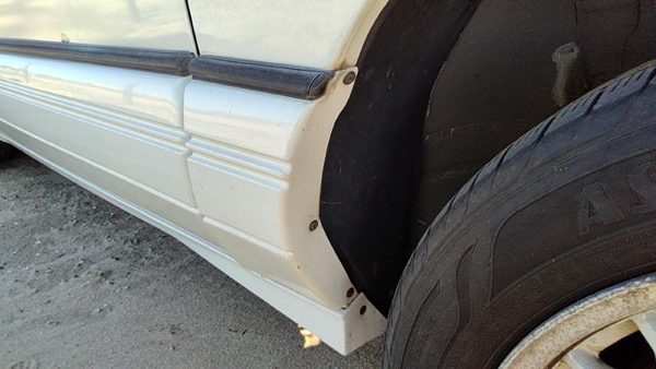 92-95 Pontiac Bonneville Passenger Right Moulding From Fender Trim Strip White — photo 2
