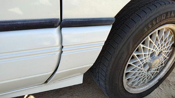 92-95 Pontiac Bonneville Passenger Right Moulding From Fender Trim Strip White — photo 3
