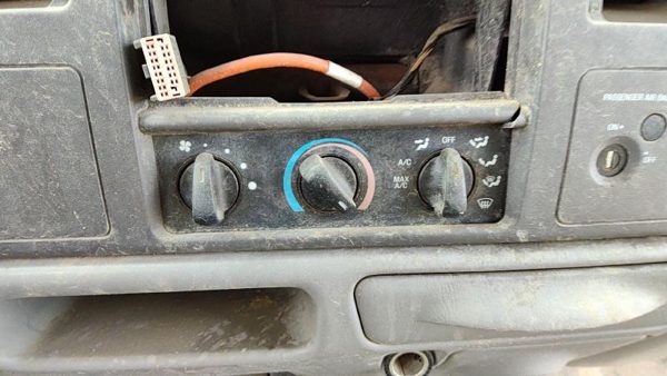 99-04 F250 Super Duty Temperature Control Module In Dash Heater Ac Head Unit Oem — photo 1