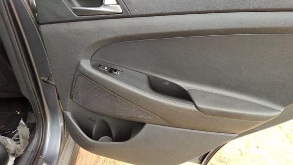 16-18 Tucson Passenger Right Rear Inside Door Trim Panel Only Back Black Try — photo 6