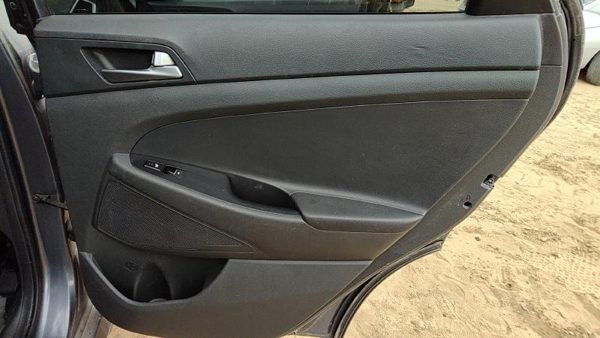 16-18 Tucson Passenger Right Rear Inside Door Trim Panel Only Back Black Try — photo 2