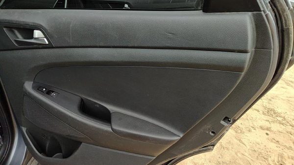 16-18 Tucson Passenger Right Rear Inside Door Trim Panel Only Back Black Try — photo 4