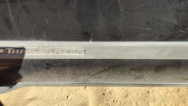 03-04 Chevy Trail Blazer Driver Left Front Moulding From Door Trim Strip Black — photo 3