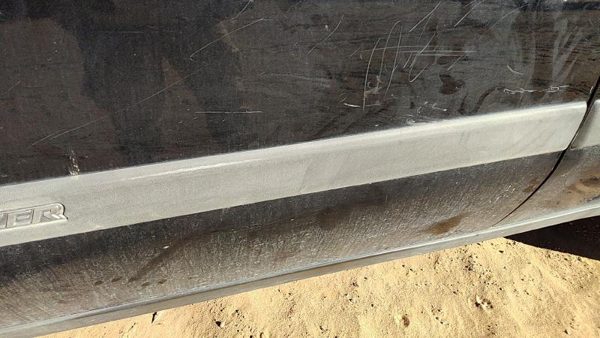 03-04 Chevy Trail Blazer Driver Left Front Moulding From Door Trim Strip Black — photo 5