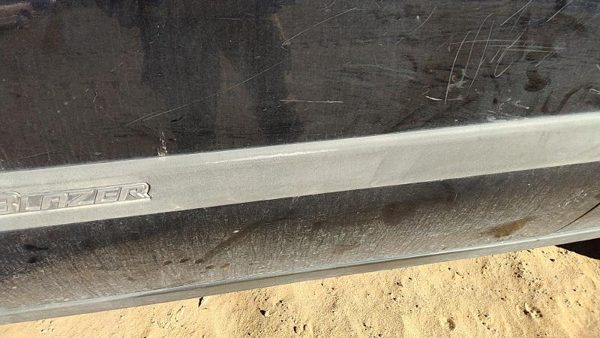 03-04 Chevy Trail Blazer Driver Left Front Moulding From Door Trim Strip Black — photo 4