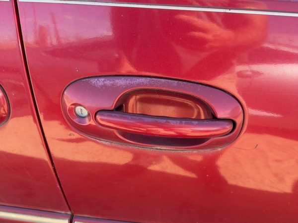 96 Town & Country Passenger Right Front Outside Door Handle Candy Apple Red Ph2 — photo 2