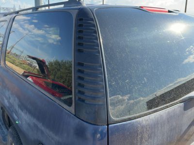2000-2006 Chevy Suburban Driver Left Rear Moulding On Quarter Panel Oem