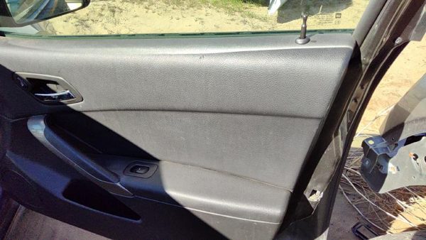 05-10 G6 Passenger Right Front Door Trim Panel With Switches Sedan Black 19B — photo 2