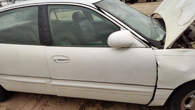 2000 Buick Park Avenue Front Door RH White 78U Hail