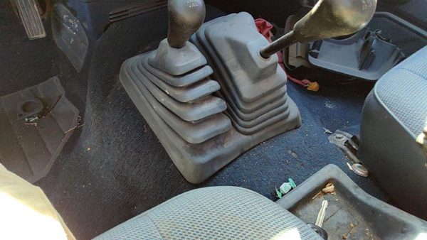 93-95 Nissan Pathfinder Shifter Boot Only Oem 4X4 5 Speed Manual Trans — photo 4