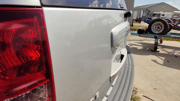 2010 Chevy Tahoe Trunk/decklid/hatch/tailgate Silver U726S — photo 5