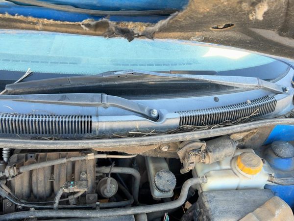 2004 Chevy Aveo Windshield Wiper Cowl Vent Trim Panel Oem Cover — photo 4