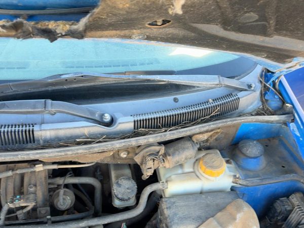 2004 Chevy Aveo Windshield Wiper Cowl Vent Trim Panel Oem Cover — photo 6