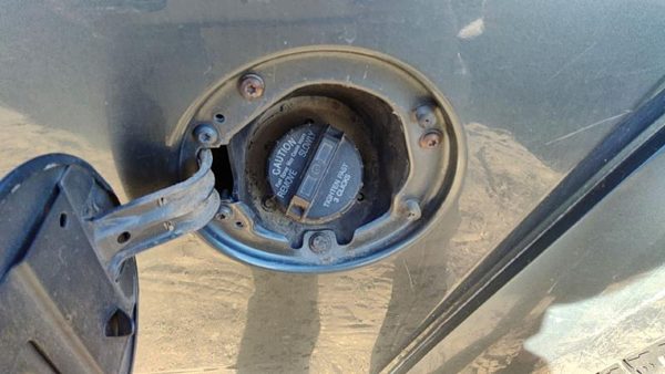 2004-2008 Gmc Canyon Fuel Filler Neck Assembly With Gas Cap Oem 25797163 — photo 3