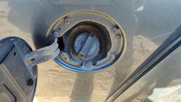 2004-2008 Gmc Canyon Fuel Filler Neck Assembly With Gas Cap Oem 25797163 — photo 2