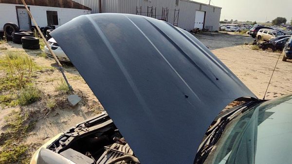 2005 Mazda Tribute Hood Gray Cx — photo 3