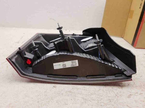 2006 Charge Tail Light Assembly RH Naftm — photo 5